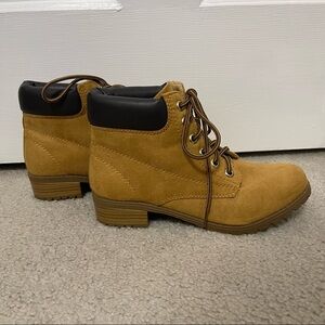 Women’s Utility Boots